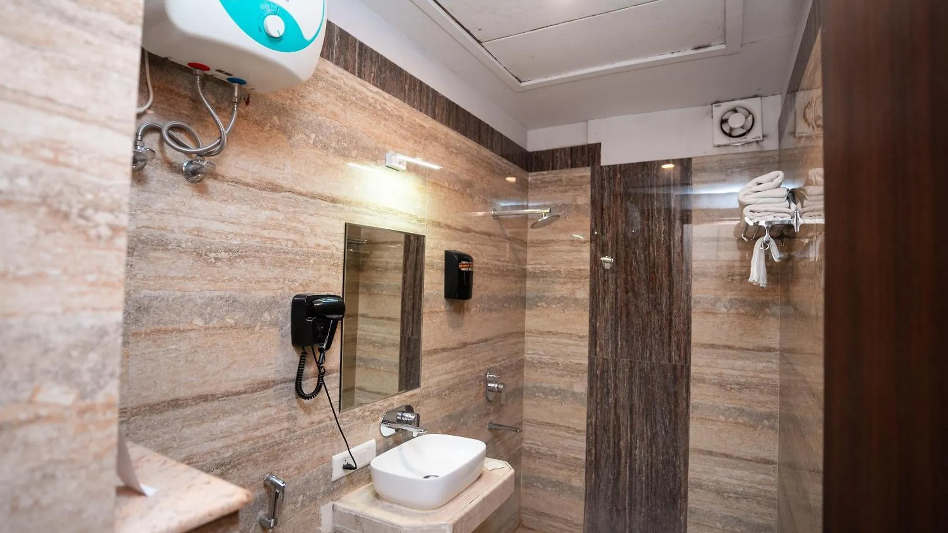 Hotel Radiance Courtyard Benares Bed & Breakfast