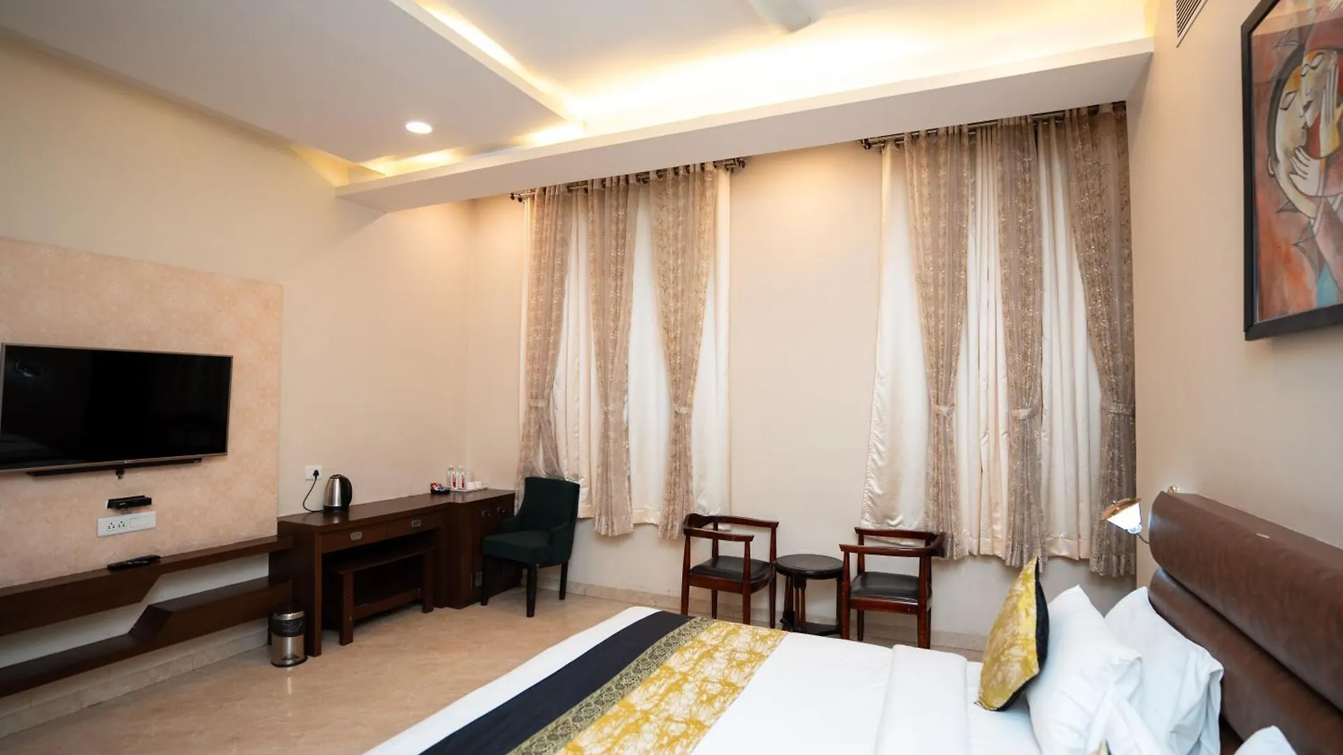 Hotel Radiance Courtyard Varanasi Bed & Breakfast