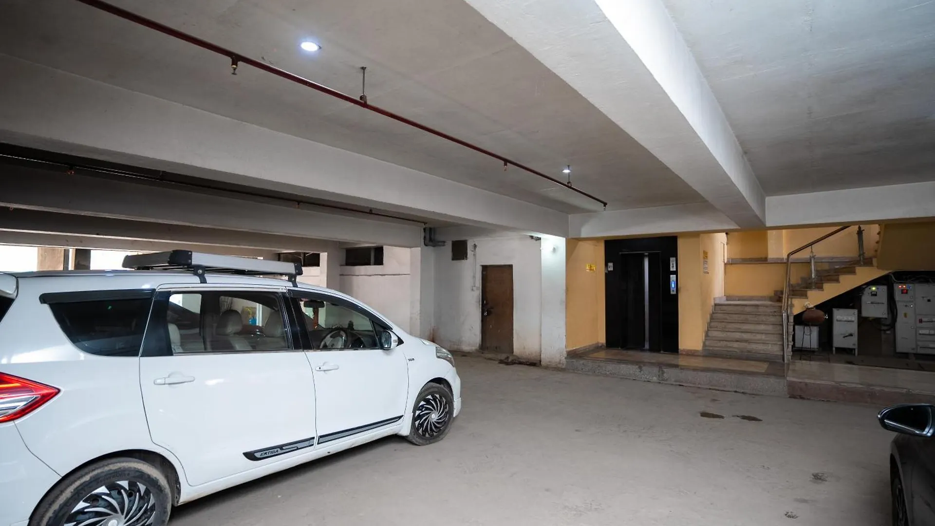 Hotel Radiance Courtyard Varanasi