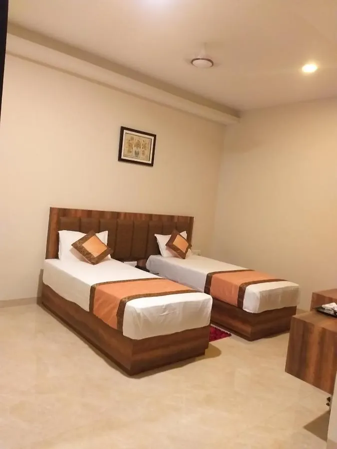 Bed & Breakfast Hotel Radiance Courtyard Varanasi
