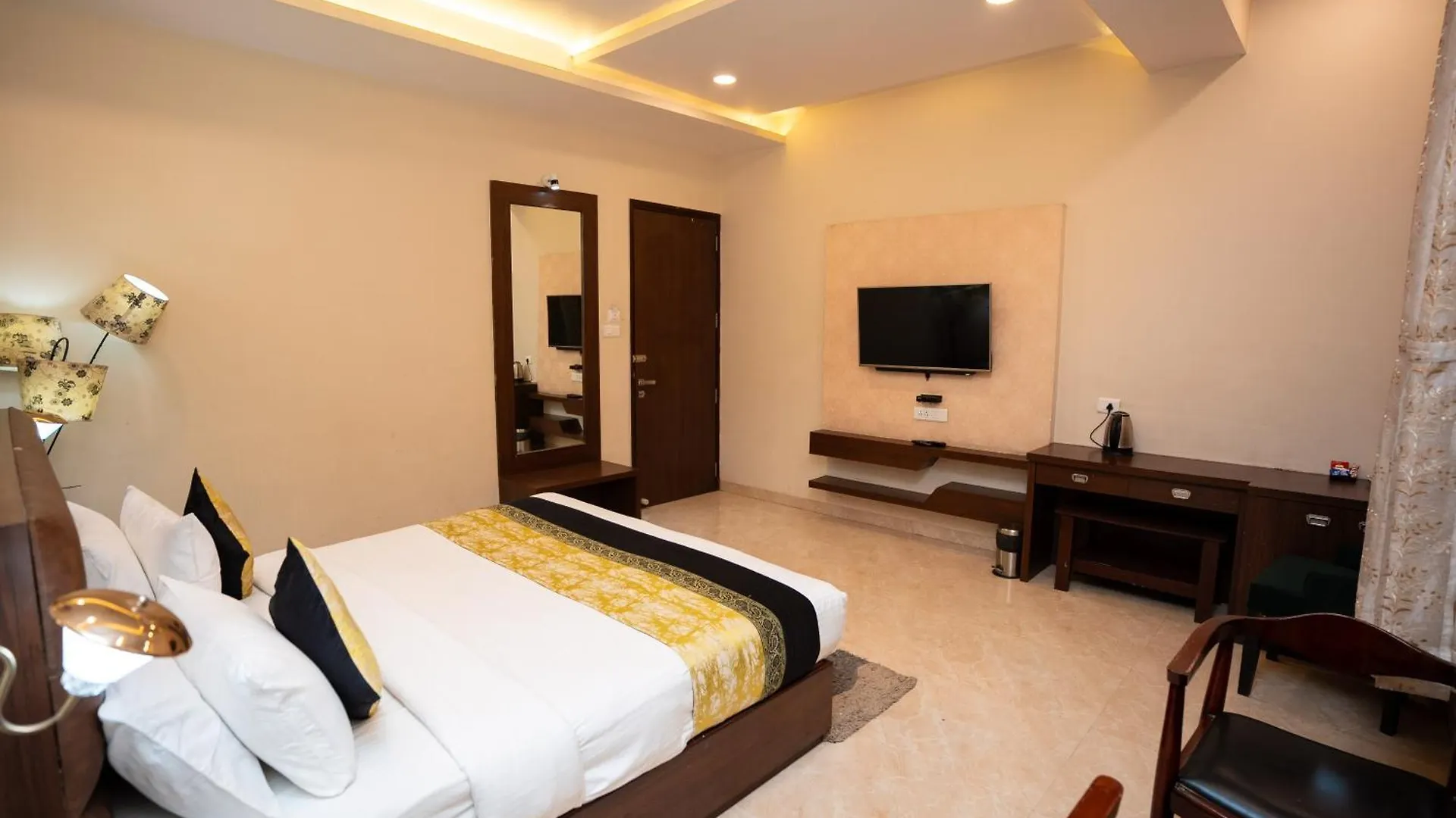Bed & Breakfast Hotel Radiance Courtyard Varanasi India