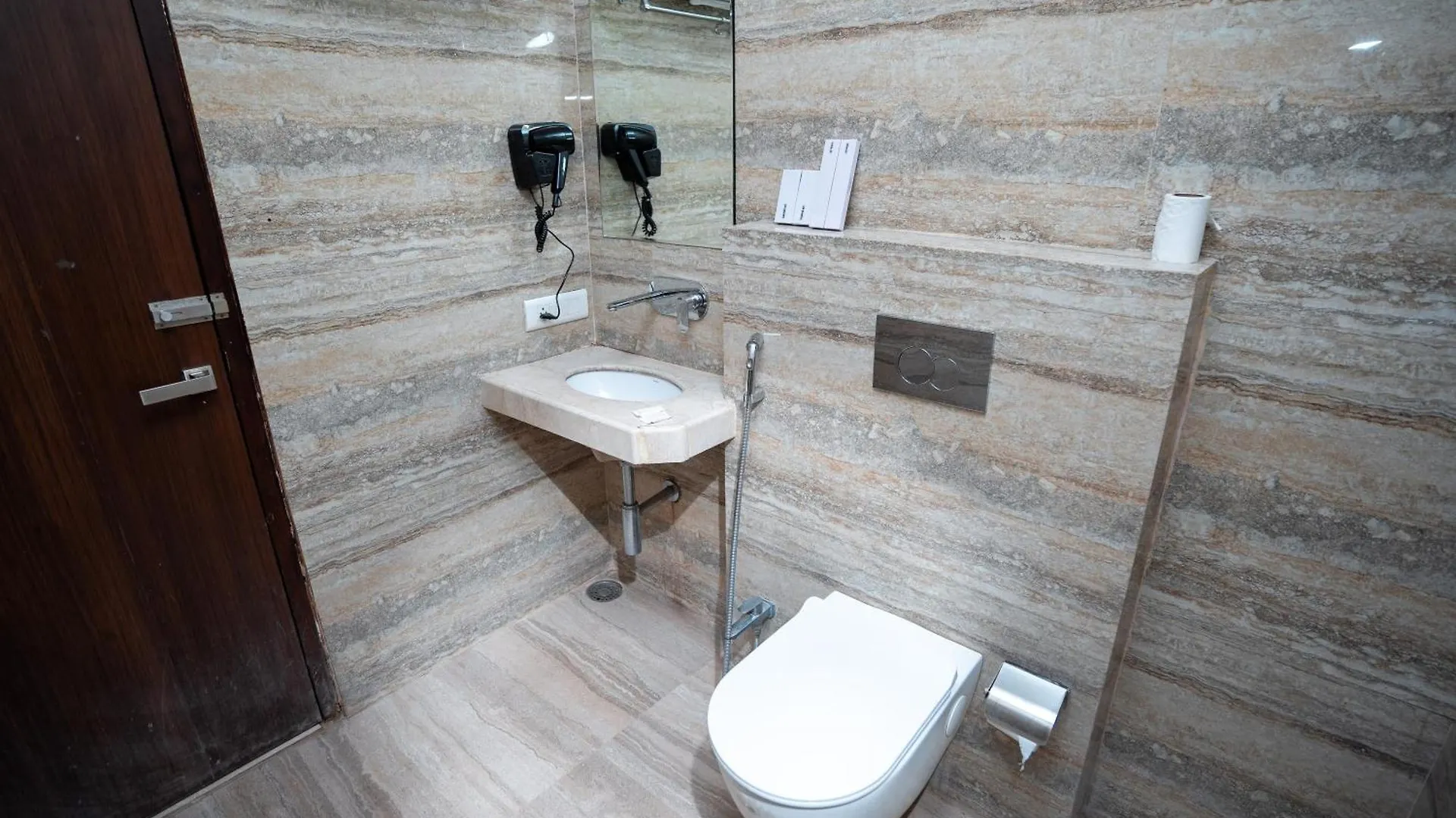 Bed & Breakfast Hotel Radiance Courtyard Varanasi
